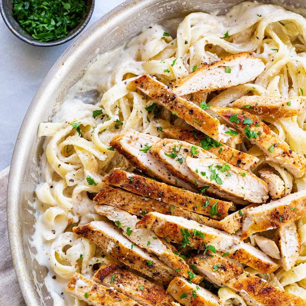 Sakura- Chicken Alfredo