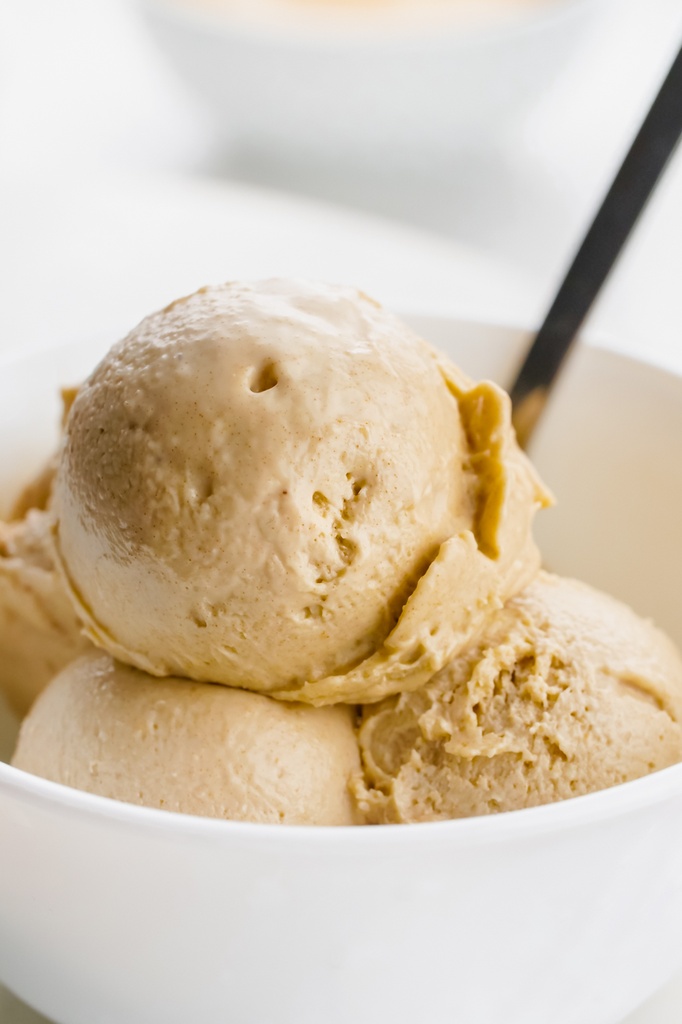 CREAMERY PEANUT ICE CREAM PINTS